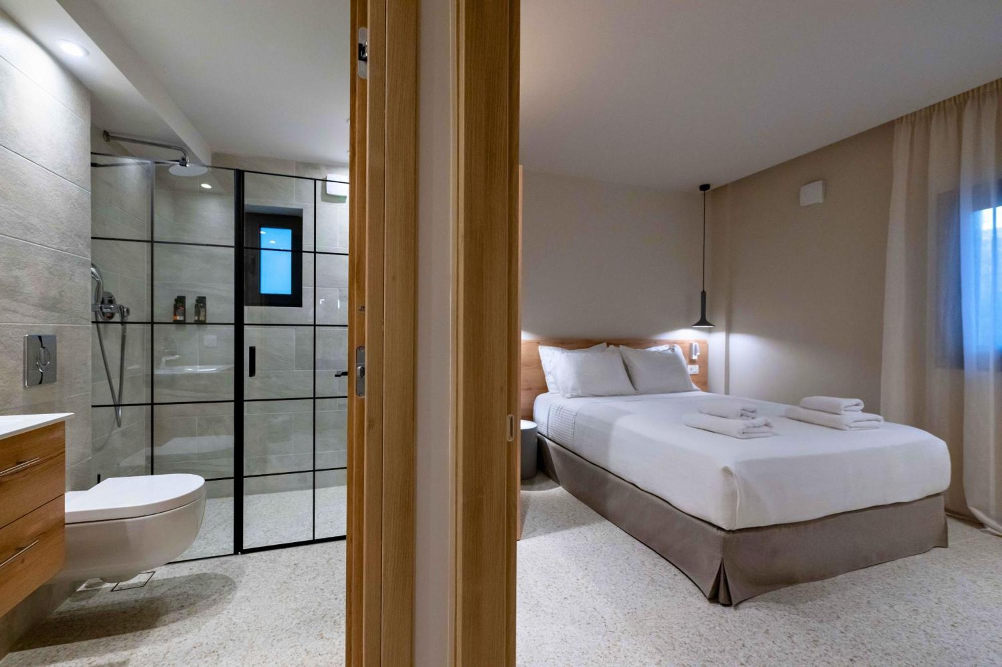 Asklipiou Cube - Kalamata Mediterranean Suites Exterior foto